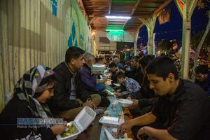 سفره داری برای خدا - اطعام افطاری ماه مبارک رمضان در کنار خیابان